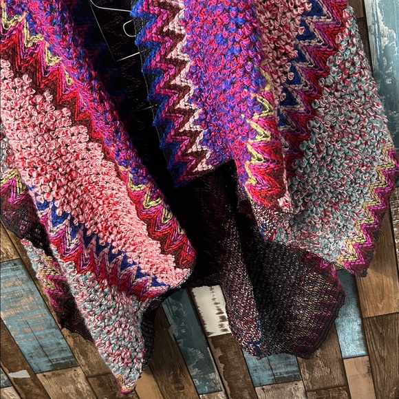 Shiraleah Multicolor Zigzag Poncho - Picture 6 of 16